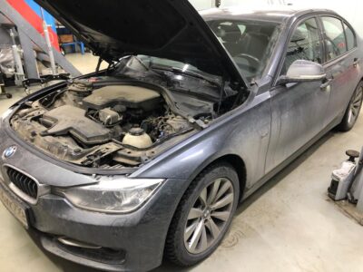 BMW 320i F30 - замена амортизаторов